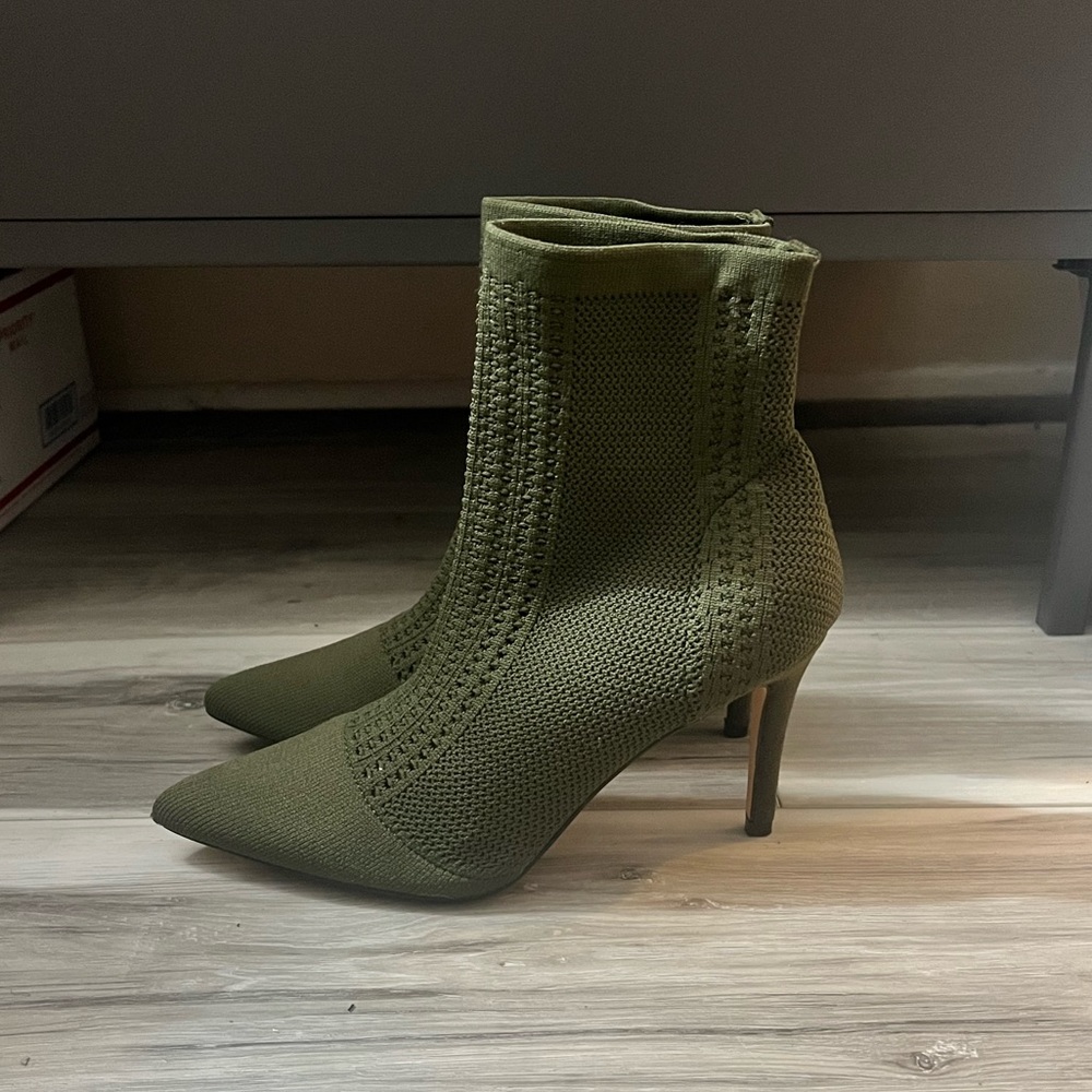 BRAND NEW CATHERINE MALANDRINO BOOTIES